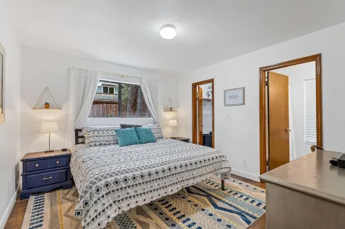 Mountain Escape Near Nau and Downtown - Hot Tub, Game Room, AC, Garage