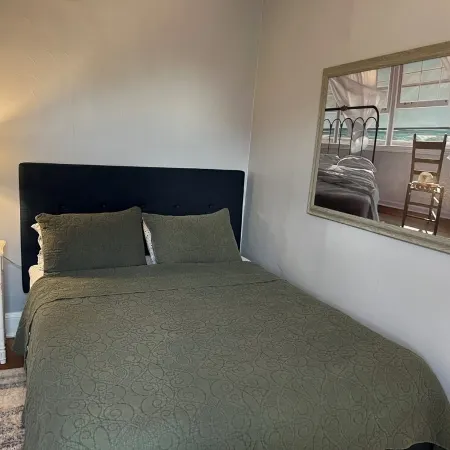 Dreamweaver — 1BR 1BA just two blocks from the downtown walking mall