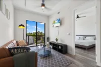 Lux King Suite|EV|Onsite Gym|Near PBI, Beach, Hospitals & shopping
