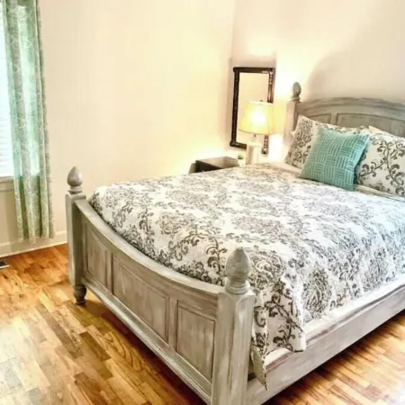 Bison Hall 4, No Cleaning Fee, Near Court Square