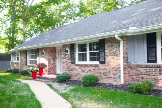 Great location, country living in the city.  Close distance to Williamsburg