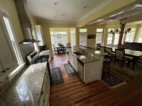 Farmhouse escape, minutes to Lake Gaston or Downtown Littleton. Pets welcomed!