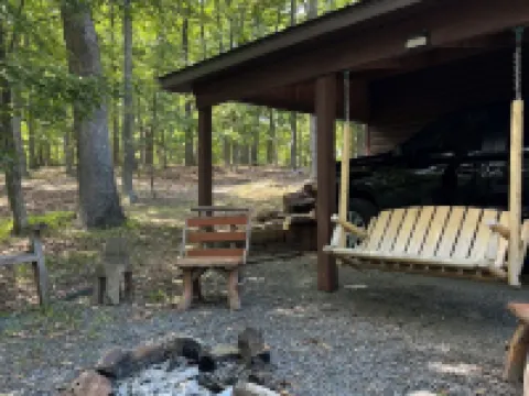 Cabin bungalow apartment in the basement Hotels in Morgan County
