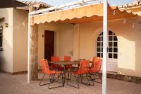 Family-friendly villa with private pool in a fantastic location. Hotels in Benidoleig