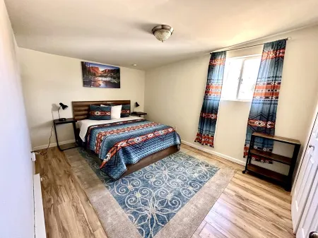 103 Leiter 3 blocks from main street