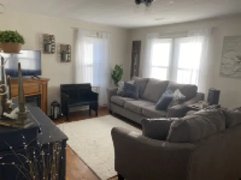 Cozy Bungalow Hotels in Laclede County