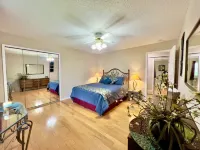 Spacious 3 bed, 2 bath home, 5 min to town square, close to Baxter Hospital