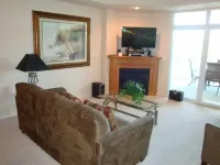 6105 Towers! Quiet! Elevators, indoor pool. Oct-May Travel Nurses welcome!!