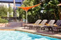 Anaheim Marriott - Rooftop Pools