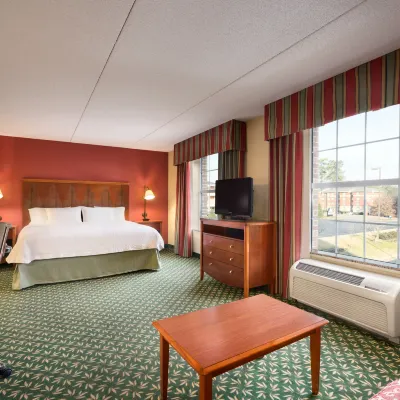 Hampton Inn & Suites Williamsburg-Central Hotels near Governor's Palace