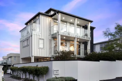 더 베이스 침대 및 아침식사 Beachlands Wharf 주변 호텔
