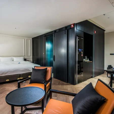 Rivertain Hotel