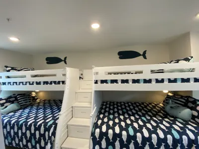 Free Pet & Summer Special Pricing!  the Whale 2: Cozy 2-Bedroom Cottage