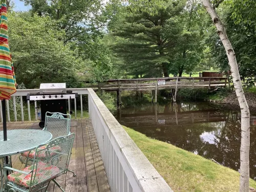 Silver Lake, MI. Nice & Clean Cottage Home. Large Yard. Perfect Location. - 4-Star