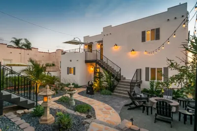 NEW WATER VIEW FAMILY VILLA AC DECK HOTTUB FIREPIT BBQ BACKYARD ONSITE PARKING!! Hotels in Balboa Park