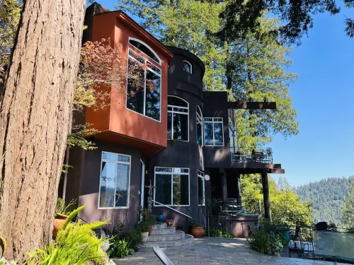 Italian Design ~ River Views ~ Pool + Hot Tub + 5 Fireplaces ~Tesla Charger
