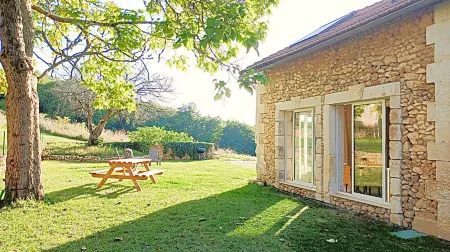 Cottage Brantôme Swimming pool Tennis Château Monciaux 4 Pers) Отели в г. Буру