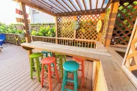 Stunning Oceanfront 2BR/2BA Condo with Breathtaking Views and Beach Access!