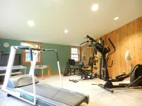 Bear's Den - Mount Snow Townhome - w/ Heated Pool!