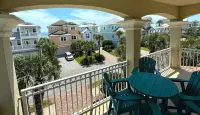 4 bedrooms - 3 floors of relaxation, Ocean & Lake view, Elevator, 2 heated pools