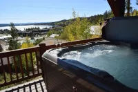 Luxury home w/ amazing views from all 3 levels + XL Hot tub!
