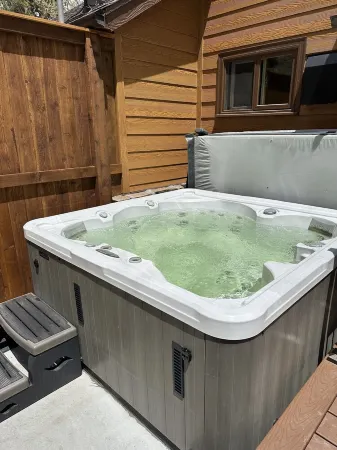 Ponderosa Cabin is just Minutes from Rocky Mountain National Park and Wild Basin