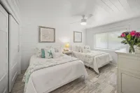 ~ WE ARE OPEN! ~ BEACHFRONT ~ YES! THAT'S YOUR VIEW! ~