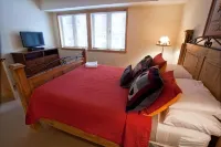 Slopeside Family Ski in, ,Wifi, Hot Tub, Pool, Yellowstone, Netflix