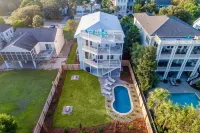 Great Fall/Winter Rates/Rooftop/Pool/Luxury/3 Minute to Beach/Near Sullivan's