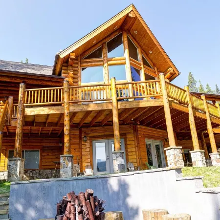 Luxurious Log Cabin, 4 Master Suites Romantic Winter Escape with Mountain View!