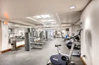 One Minute Walk to Gondola & Born Free Lift - Diamond Rated, Heart of Lionshead