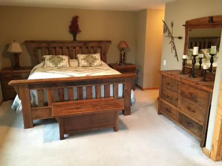 Luxury Waterfront Lake Minocqua 2 Story Rustic Townhome 3bd garage