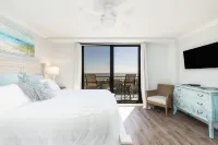 Oceanfront, Newly Renovated, Luxury Two-Story Penthouse - Shipwatch 418