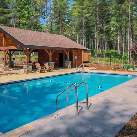 Lake James Country-style House - Deep Cove, Pool, Screen Porch, Kayaks & SUP!
