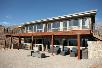 The Stone House with Beautiful Sierra Views - 30 Minutes to Tahoe Hotel in zona Jack C. Davis Observatory