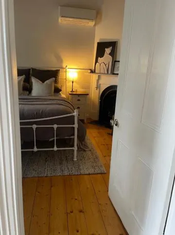 Hargreaves Cottage - close to CBD - Housity