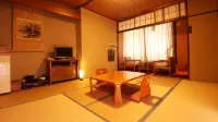 Shiomi Onsen Ryokan Ogawaya - Bãi đậu xe