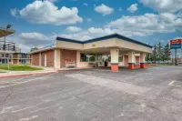 Econo Lodge Neenah Hotels in Neenah