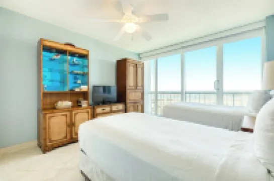 Three bed room, beach- front  end unit with magnificent views, on the11 floor.