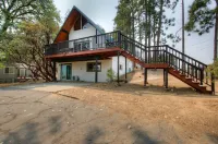Oakhurst Cabin|Bass Lake View|Game Room|Hot Tub!
