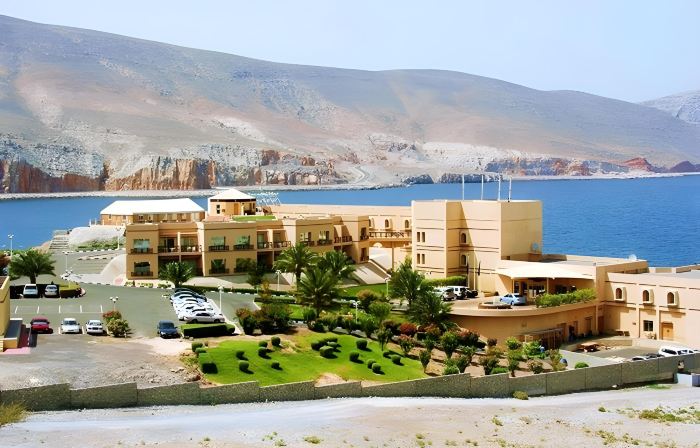 فندق أتانا خصب