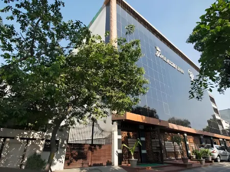 Hotel Palazzo Inn Pure Veg Отели рядом с достопримечательностью «NIMS Institute»