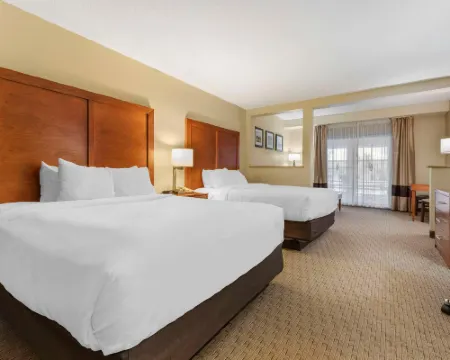 คอมฟอร์ต อินน์แอนด์สวีทส์ แบล็คริเวอร์ฟอลส์ ถนนไอ-94 โรงแรมในJackson County