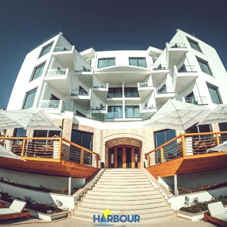 Harbour Hotel