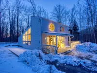3-Bedroom 2 Bath Cozy Chalet 1 Mile From Mountain! Hotels in Hunter