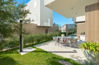 Designer Luxury Villa with Pool & Private Beach Access - Zadar Hotels in Turanj