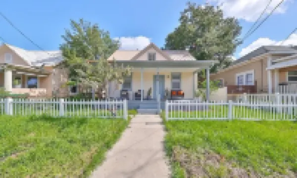 Cozy and Spacious Tampa Home! Walk to the Water! タンパベイ歴史センター周辺のホテル