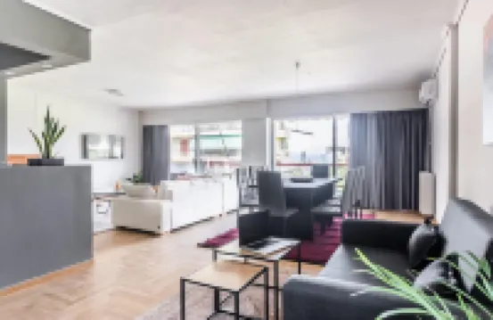 Spacious and sunlit seaside flat