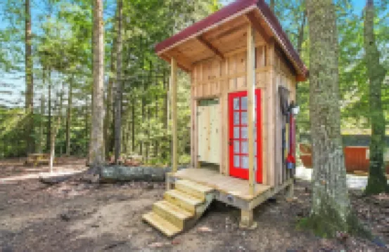 Blue Ridge Parkway / Off-Grid Cabin / Glamping / Turkey Hop Cabin