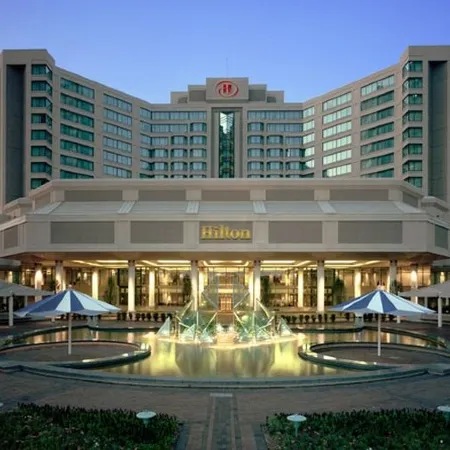 Hilton East Brunswick Hotel & Executive Meeting Center